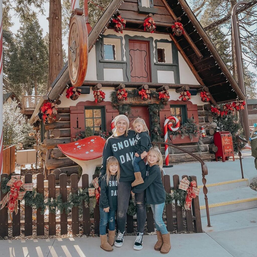 Οι απίθανες χριστουγεννιάτικες φωτογραφίες μιας μαμάς