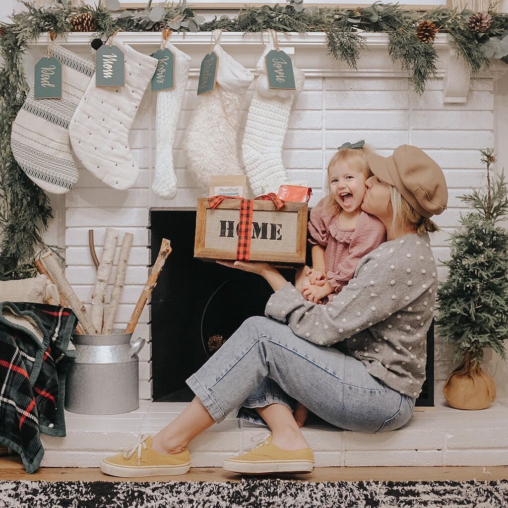 Οι απίθανες χριστουγεννιάτικες φωτογραφίες μιας μαμάς