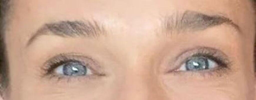 Ποια είναι;