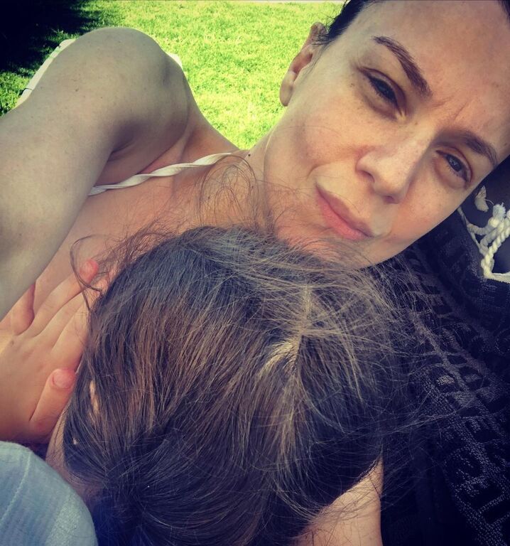 Πέγκυ Τρικαλιώτη: Η απίθανη φωτογραφία με την κόρη της 