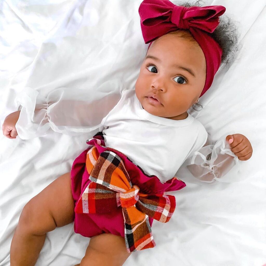 Αυτή η μπέμπα έχει αδυναμία στις κορδέλες και είναι αξιολάτρευτη (pics)