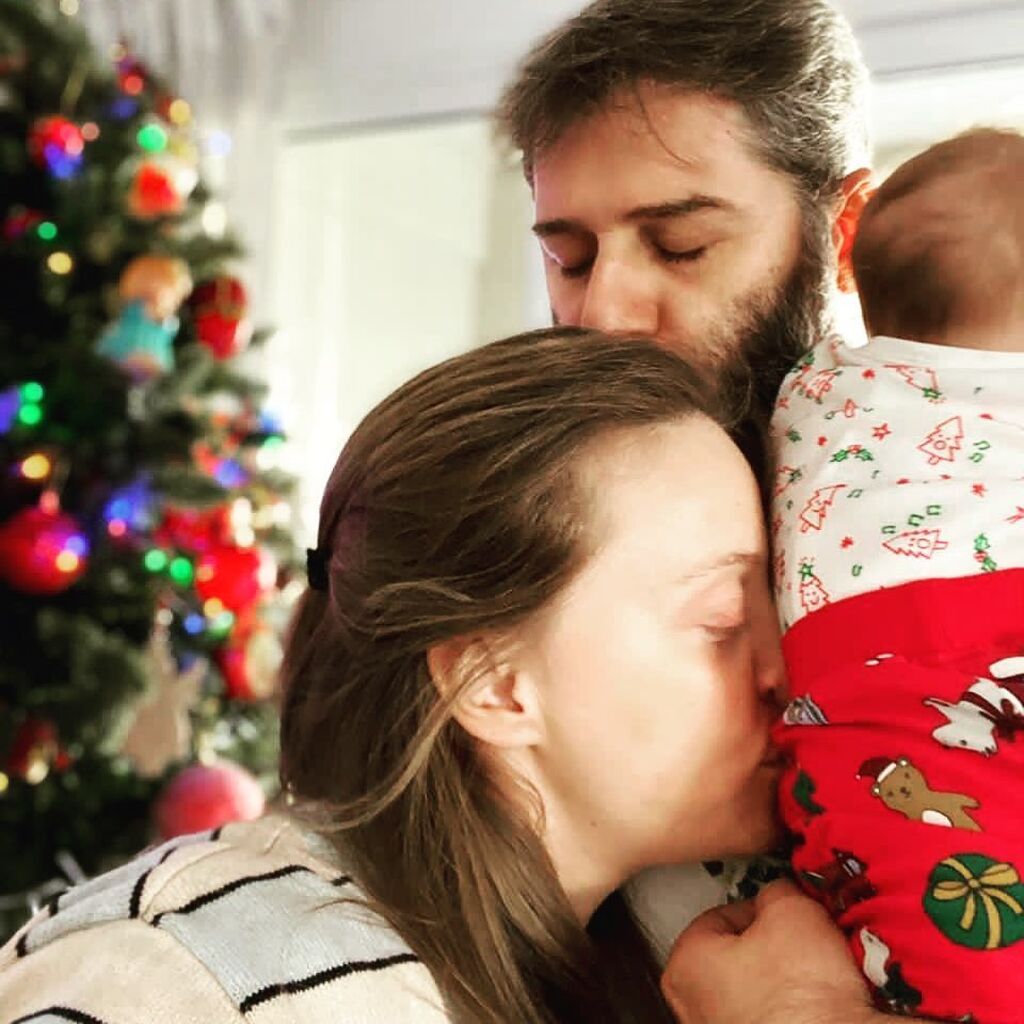 Αλέξανδρος Μπουρδούμης: Ο γιος του ξεκίνησε τις στερεές τροφές και τον ταΐζει 