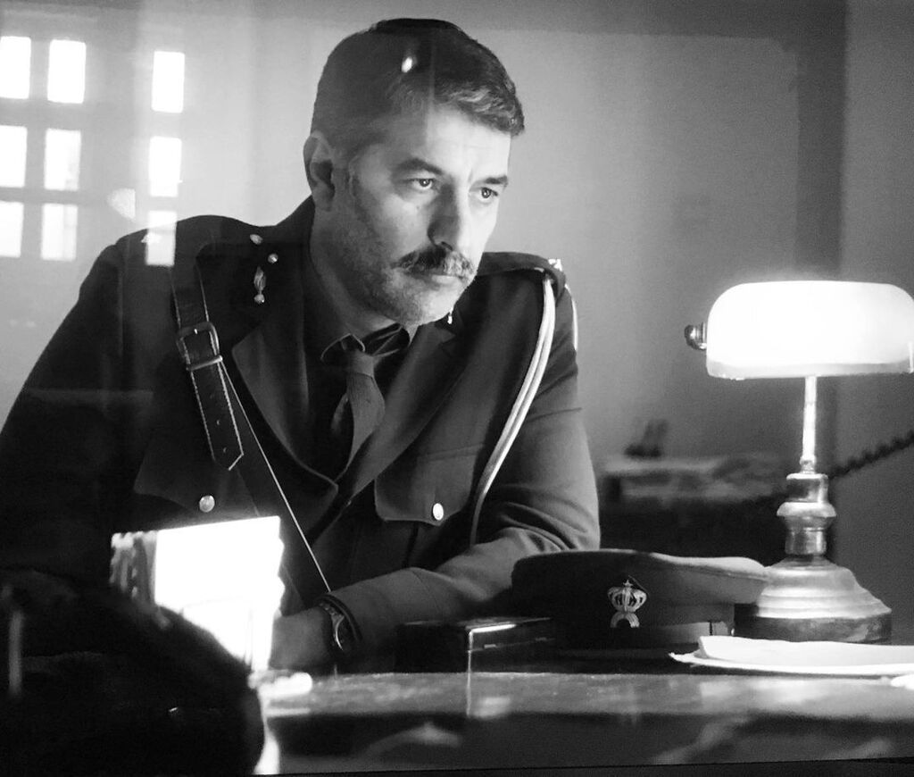 Ο πρωταγωνιστής της επιτυχημένης σειράς "Άγριες Μέλισσες" είναι ενεργός στα social media, σπάνια όμως ανεβάζει φωτογραφίες από τις οικογενειακές τους στιγμές.