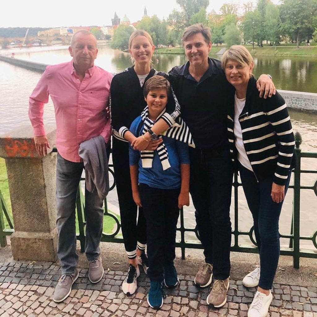 Φούσκωσε κι άλλο η κοιλίτσα του γνωστού μοντέλου 