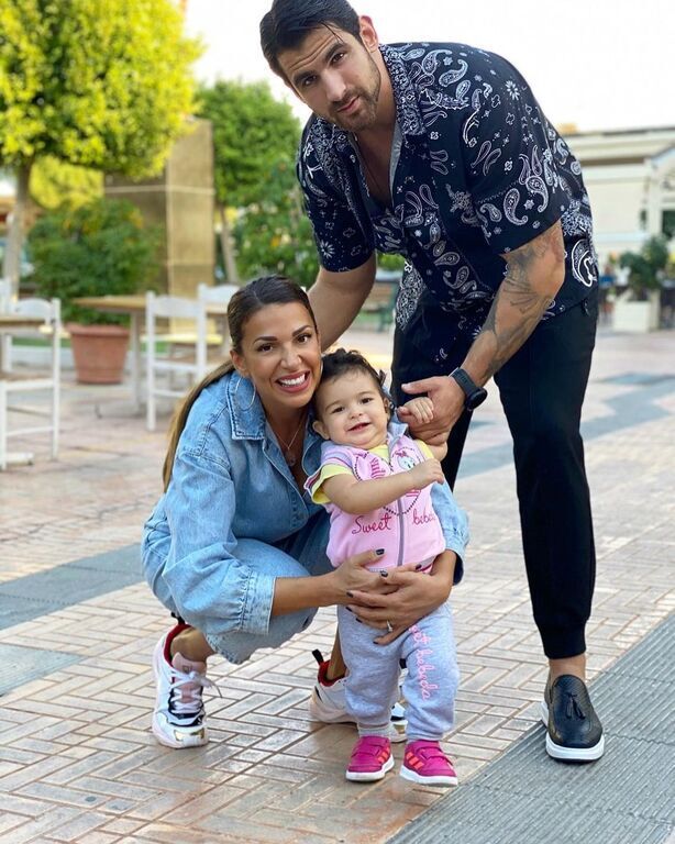 Ελένη Χατζίδου: Τι έκανε η κόρη της όταν άκουσε το νέο της τραγούδι; (vid)