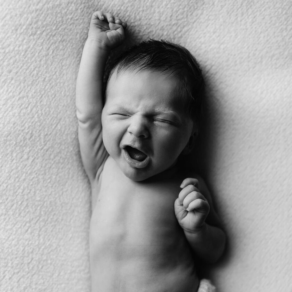 Αυτά τα ασπρόμαυρα πορτρέτα μωρών που θα λατρέψετε (pics)