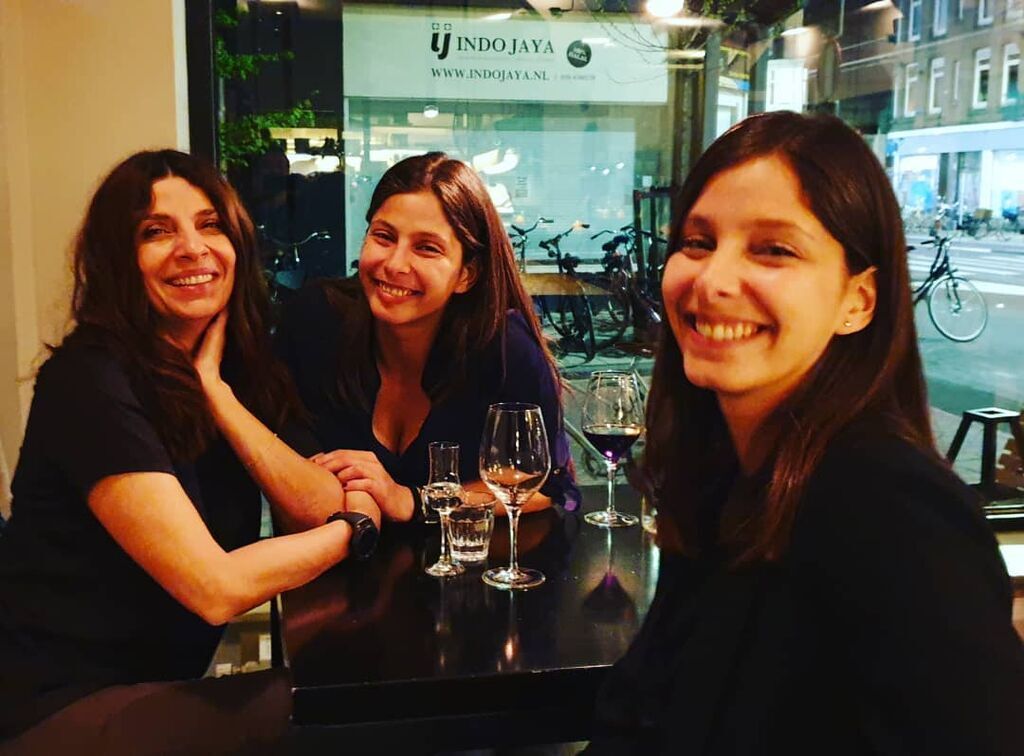 H Πόπη Τσαπανίδου θα γίνει γιαγιά! (pics)