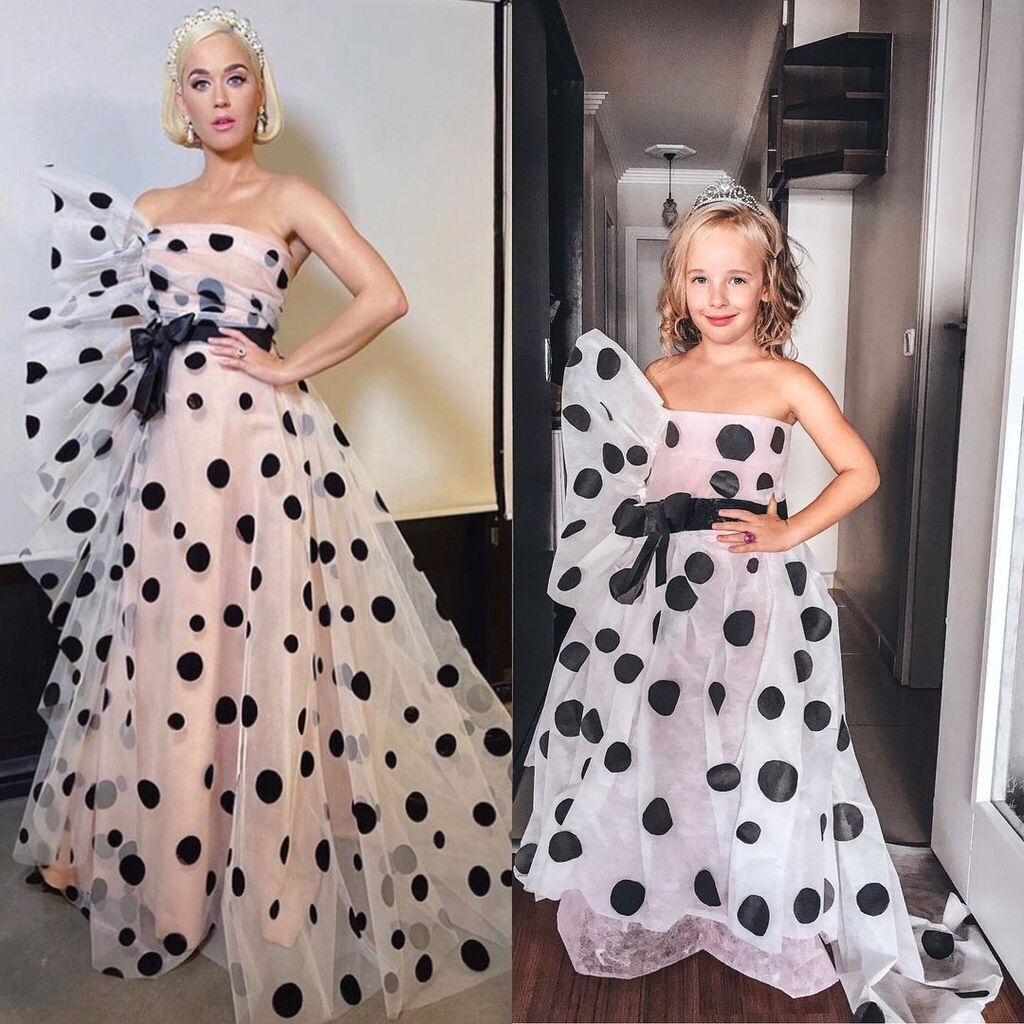 Οι φώτο της μικρής που ντύνεται όπως οι celebrities σαρώνουν στο διαδίκτυο