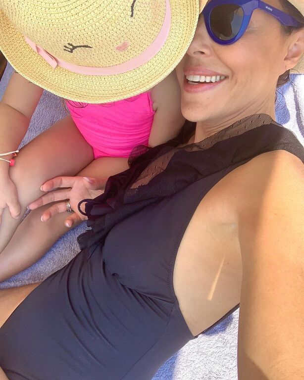 Σίσσυ Φειδά: Η κόρη της έκανε πεντικιούρ - Δείτε φώτο 