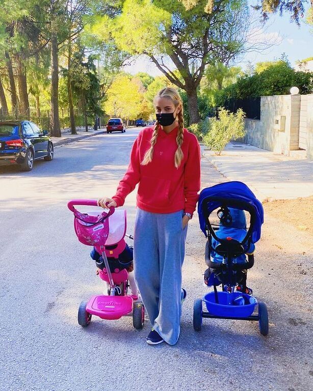 Δούκισσα Νομικού: Εκπαιδευτικά παιχνίδια με τον γιο της στο σπίτι 