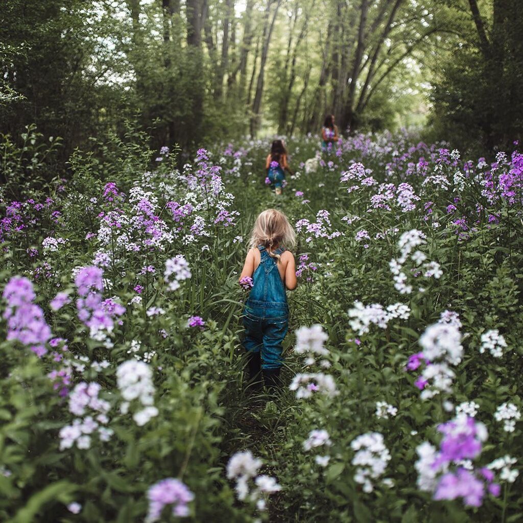 Πολύτεκνη μαμά φωτογραφίζει τα παιδιά της στην φάρμα τους (pics)