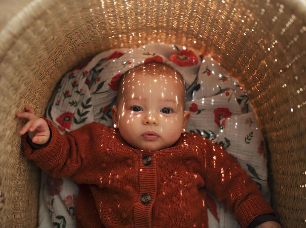 Πολύτεκνη μαμά φωτογραφίζει τα παιδιά της στην φάρμα τους (pics)