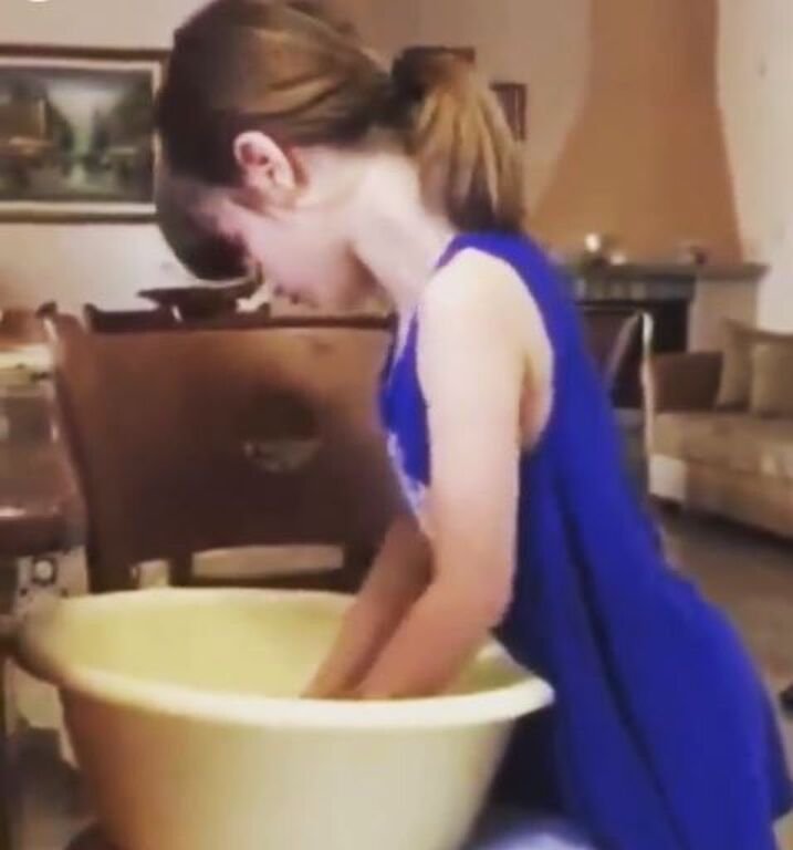 Γιώργος Αγγελόπουλος: Η μικρούλα που ψάλει το μεγαλυνάριο της Παναγίας