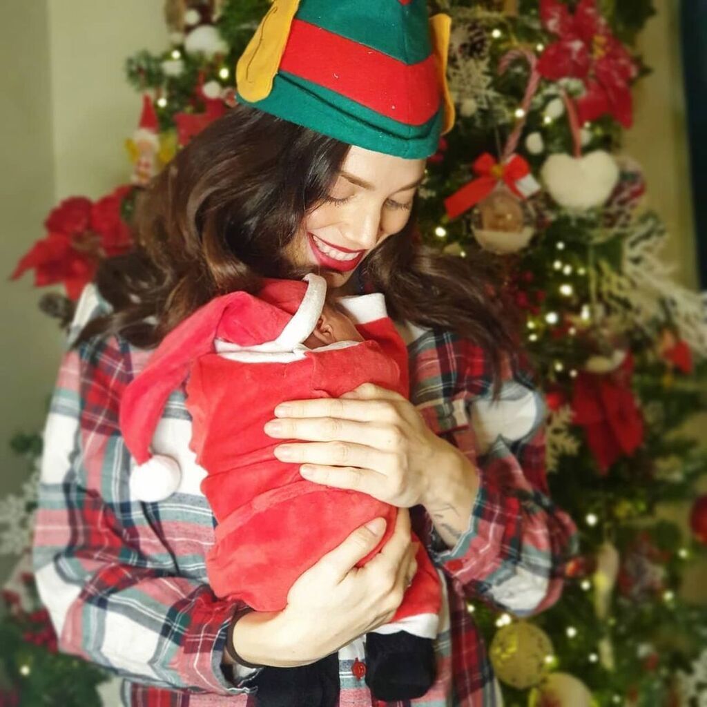 Κρυσταλλία: Τρείς μήνες μαμά - Δείτε όλες τις φώτο με τον γιο της