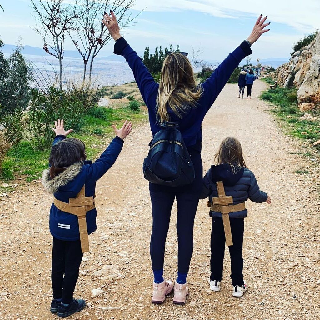 Ρούλα Ρέβη: To βίντεο με τα παιδιά της στην εξοχή πρέπει να το δείτε