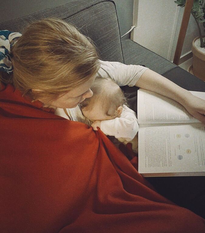 Γιος γνωστού ηθοποιού κοιμάται του καλού καιρού (pics)