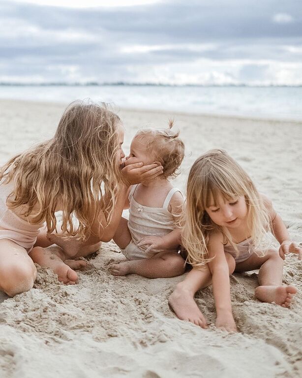 Μαμά φωτογραφίζει τα παιδιά της & δείχνει το δέσιμο που έχουν μεταξύ τους 