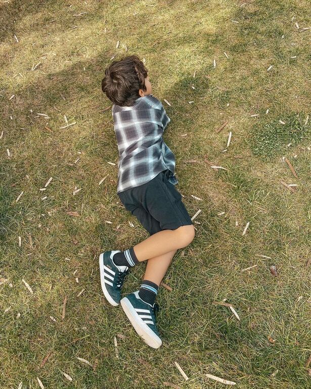 Κατερίνα Παπουτσάκη: Ο μικρός της γιος έχει μακριά μαλλιά και του πάνε πολύ