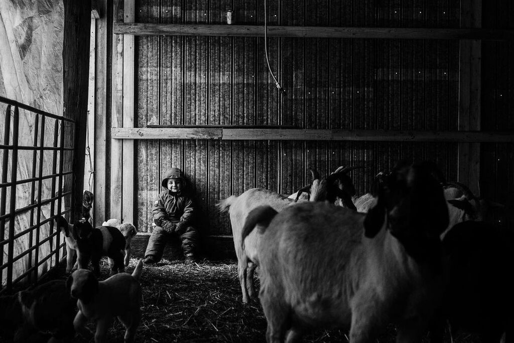 Οι φωτογραφίες αυτών των παιδιών θυμίζουν μια άλλη εποχή