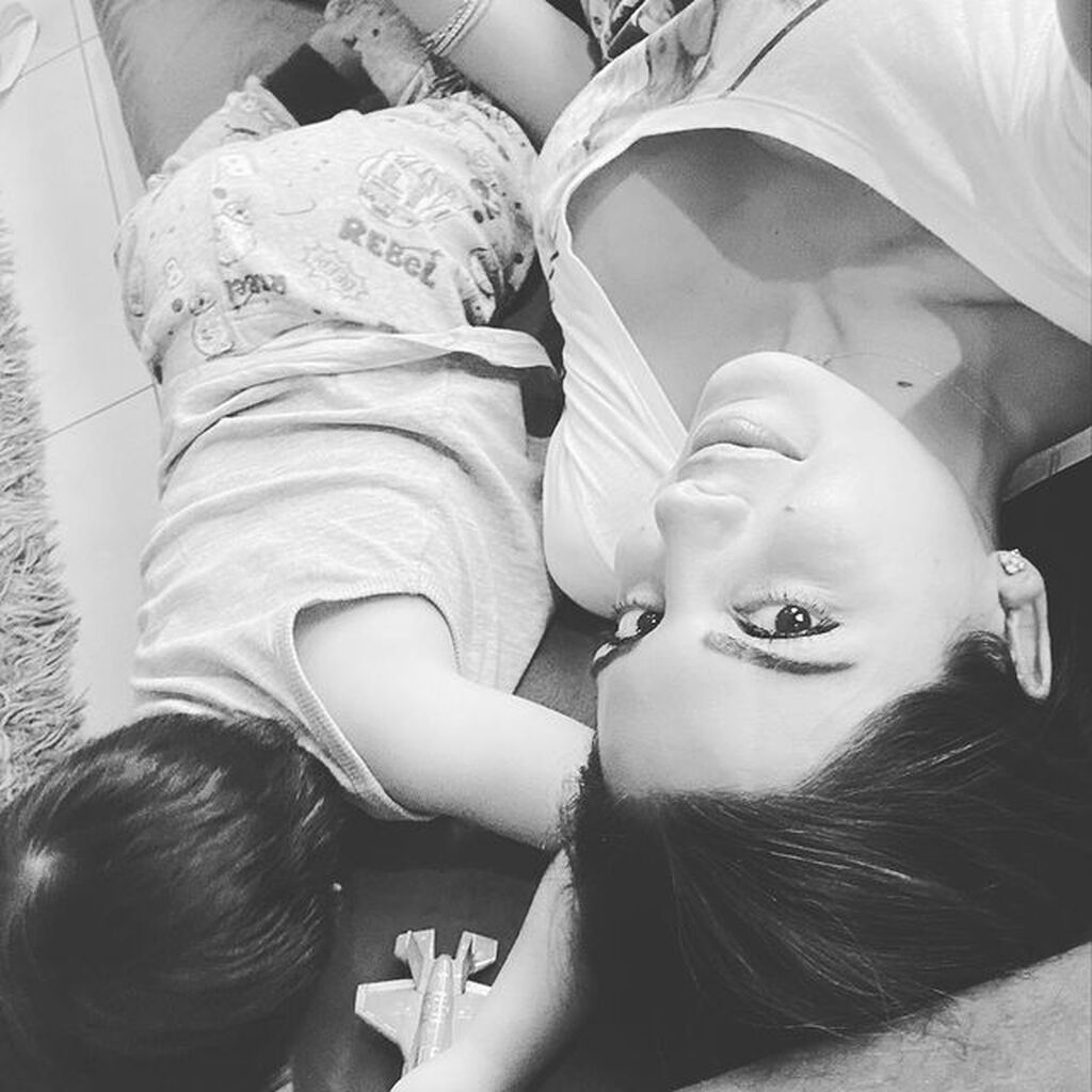 Σταματίνα Τσιμτσιλή: O γιος της τρώει κι εκείνη …σελφάρει 