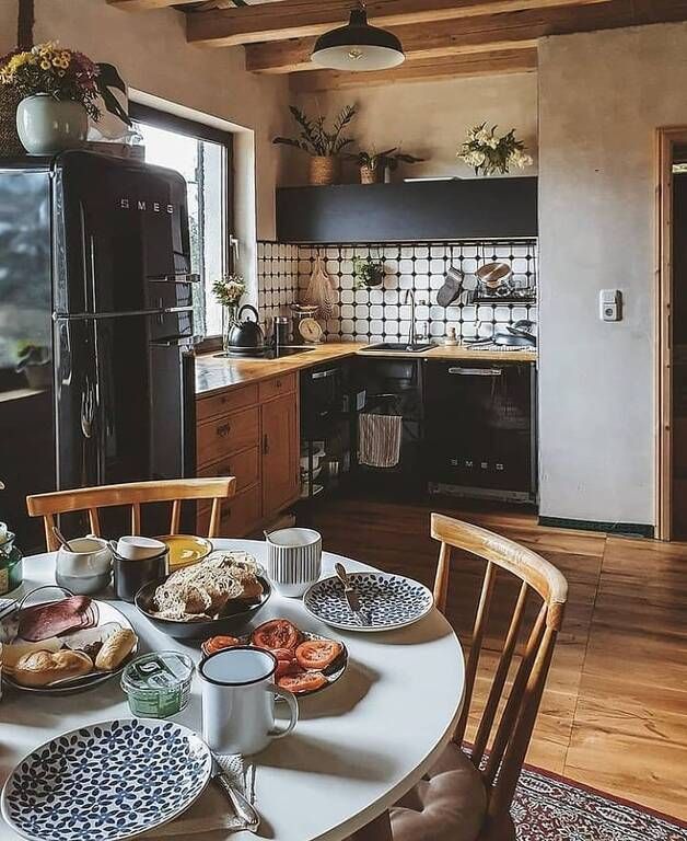 instagram account @tiny.kitchenette