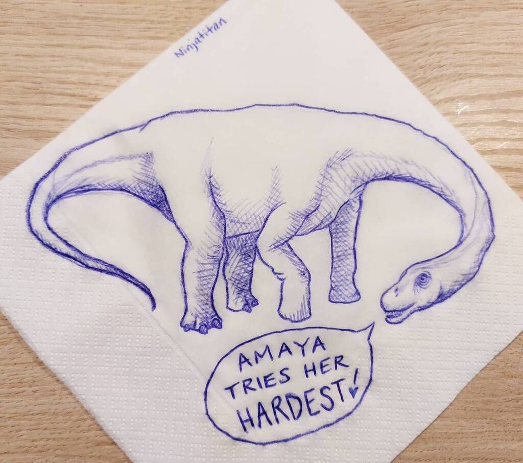 Μαμά ζωγραφίζει δεινοσαύρους σε χαρτοπετσέτες για να εμψυχώσει την κόρη της