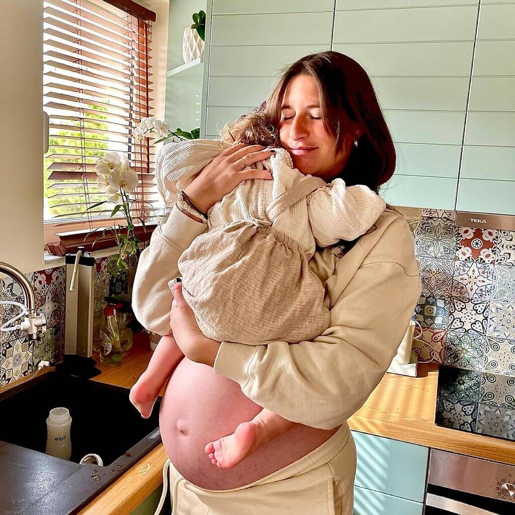 Γεννητούρια στην ελληνική showbiz: Η 1η φώτο με το νεογέννητο στο μαιευτήριο