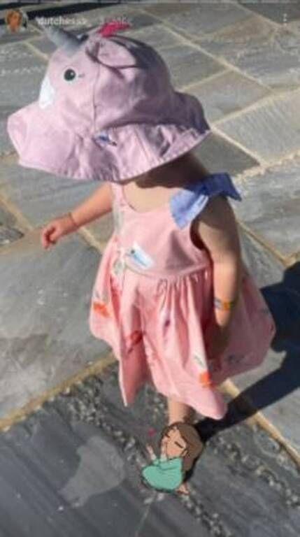 Δούκισσα Νομικού: Μας δείχνει τι φόρεσε η μικρή Αναστασία στη βόλτα   