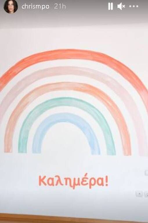 Χριστίνα Μπόμπα: Ήρθαν τα έπιπλα για το παιδικό δωμάτιο και ξετρελάθηκε