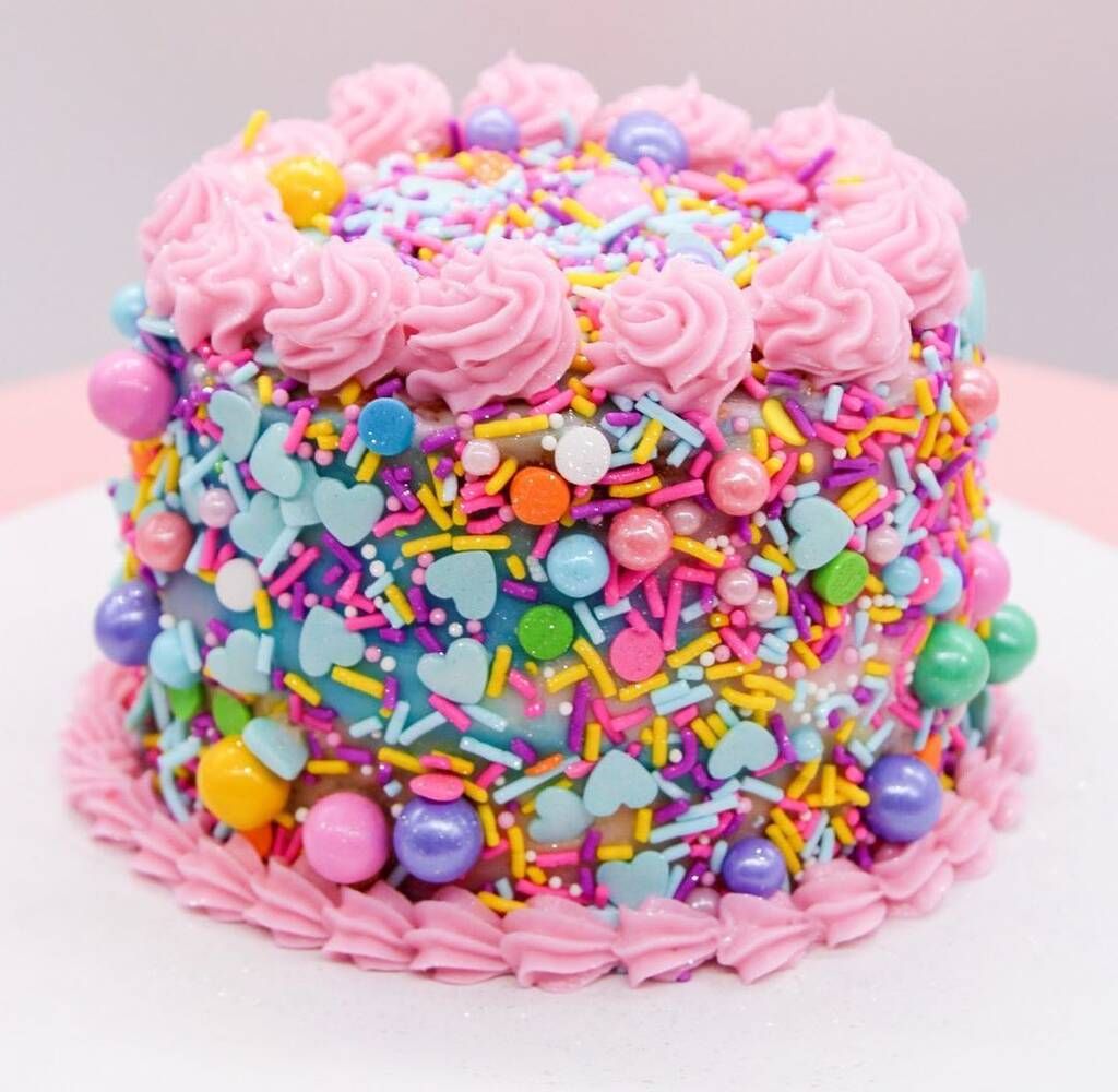 πηγή φωτογραφίας: instagram hashtag #sprinklescake