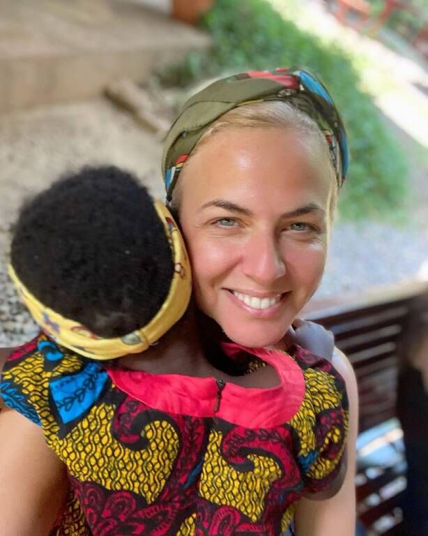 Χριστίνα Κοντοβά: Οι φώτο που έχει δημοσιεύσει από την Ουγκάντα με την Ada