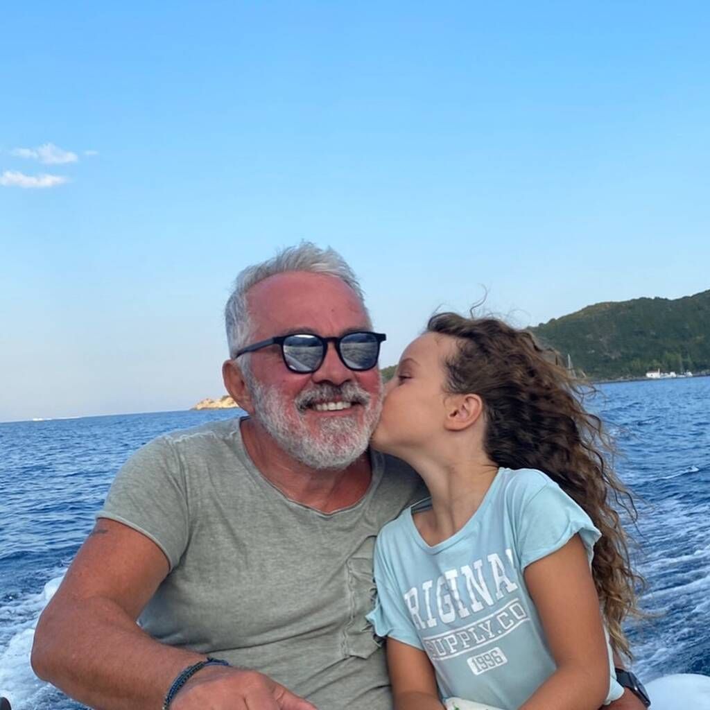 "Έρωτας είναι θαρρώ" - Η τρυφερή φώτο του Γιώργου Λύρα με την κόρη του