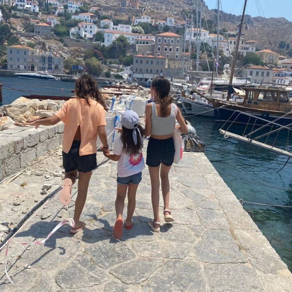 Μπέττυ Μαγγίρα: Σπάνια ανάρτηση με τις κόρες της - Δείτε τις μετά από καιρό