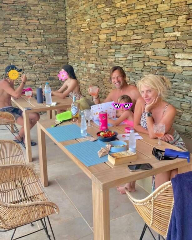 Ελένη Μενεγάκη: Οι καλοκαιρινές φώτο της Μαρίνας είναι το κάτι άλλο