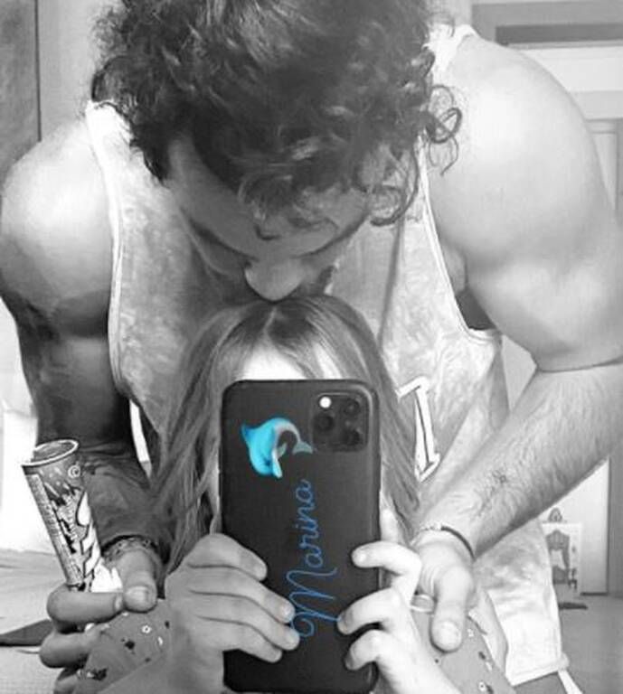 Ελένη Μενεγάκη: Οι καλοκαιρινές φώτο της Μαρίνας είναι το κάτι άλλο