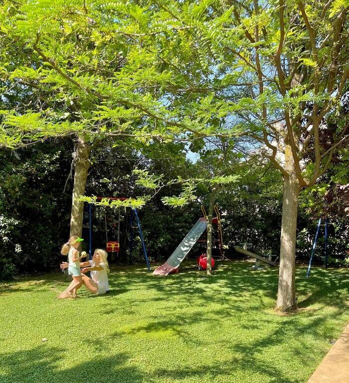 Ελένη Μενεγάκη: Οι καλοκαιρινές φώτο της Μαρίνας είναι το κάτι άλλο