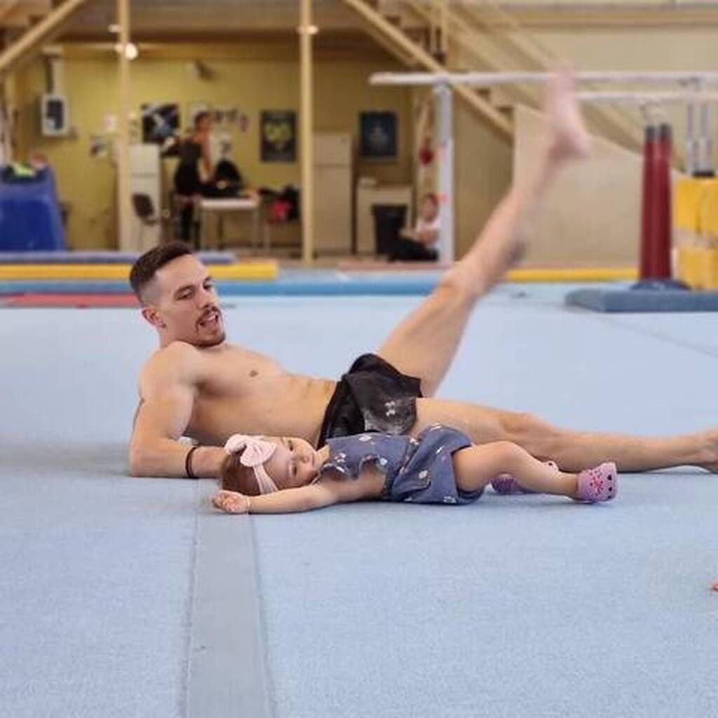 Λευτέρης Πετρούνιας: Η φωτογραφία με την κόρη του που μας έκανε να λιώσουμε