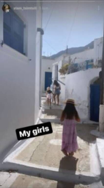 Σταματίνα Τσιμτσιλή: Όλες οι φωτογραφίες με τις κόρες της από τις διακοπές