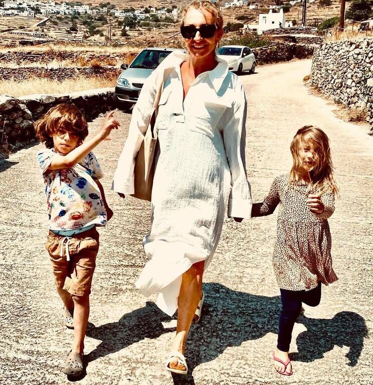 Ρούλα Ρέβη: "Το παν είναι να κρατάς το κεφάλι ψηλά…. Όσα μποφωρ και αν σε Βαράνε ??❤️???#mylife #family#twinslife"