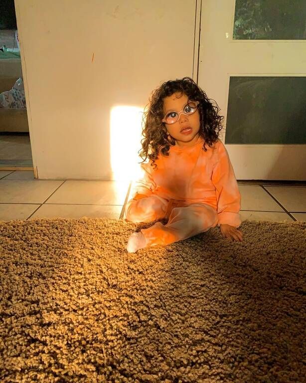 Τρίχρονο κορίτσι με σπάνιο σύνδρομο έχει πάνω από 1,5 εκατομ. φίλους στο TikTok (βίντεο)