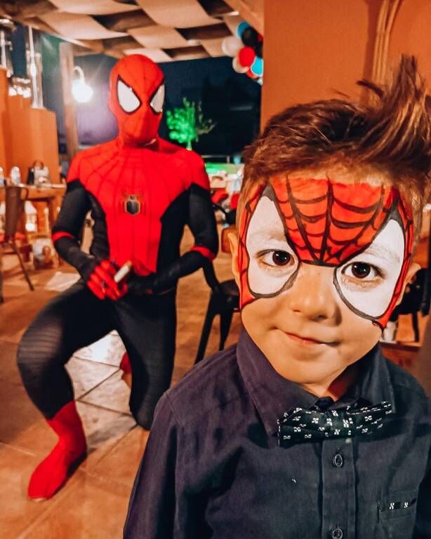 Δαλιάνη-Παπαγιάννης: Ο γιος τους έγινες 4 - Απίθανες φώτο από το πάρτι του