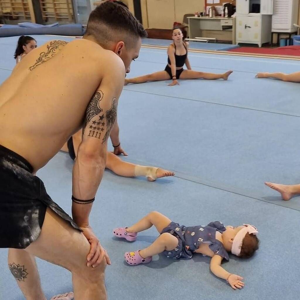 Βασιλική Μιλλούση: Φωτογράφισε την κόρη της να δοκιμάζει τα κοσμήματά της