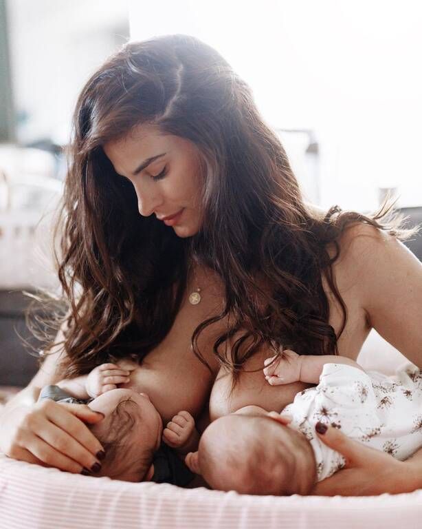 Χριστίνα Μπόμπα: Τρώει έχοντας την καλύτερη παρέα, τις κόρες της 