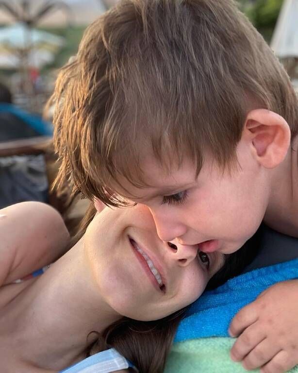 Φωτεινή Αθερίδου: Απίθανη η νέα φωτογραφία με τον γιο της 