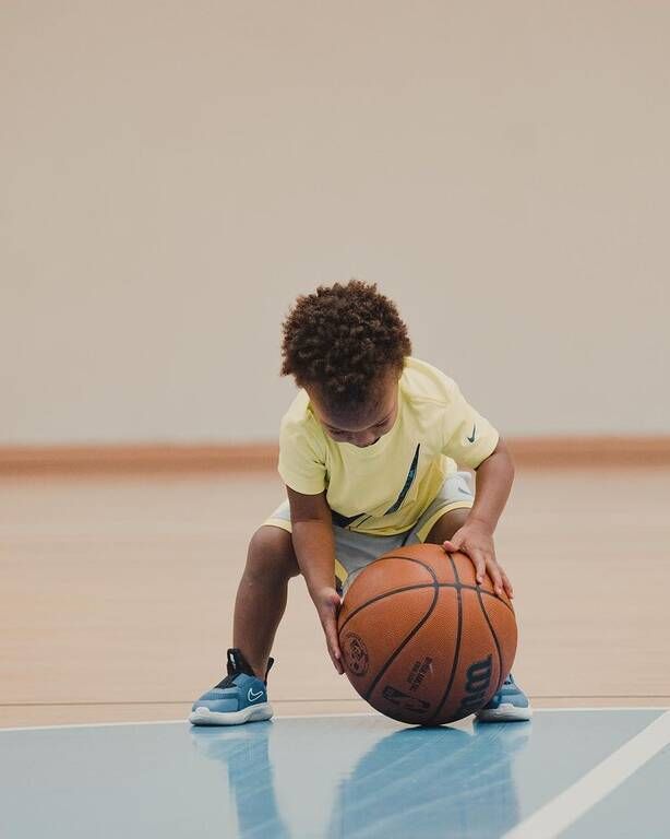 Γιάννης Αντετοκούνμπο: Ο γιος του, Λιάμ, ο πιο ένθερμος υποστηρικτής του