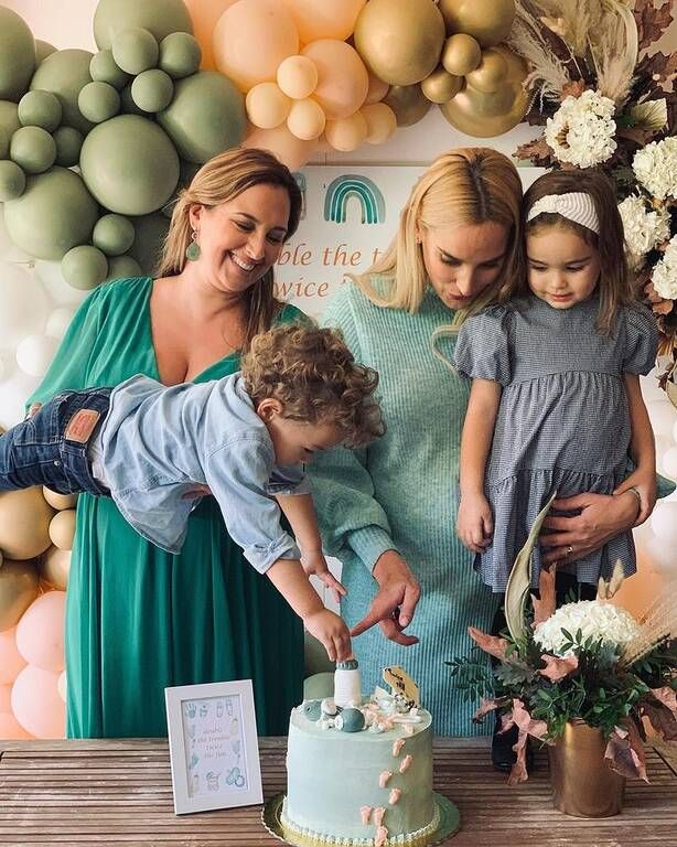 Κλέλια - Άννη Πανταζή: Διπλο baby shower party για τις εγκυμονούσες