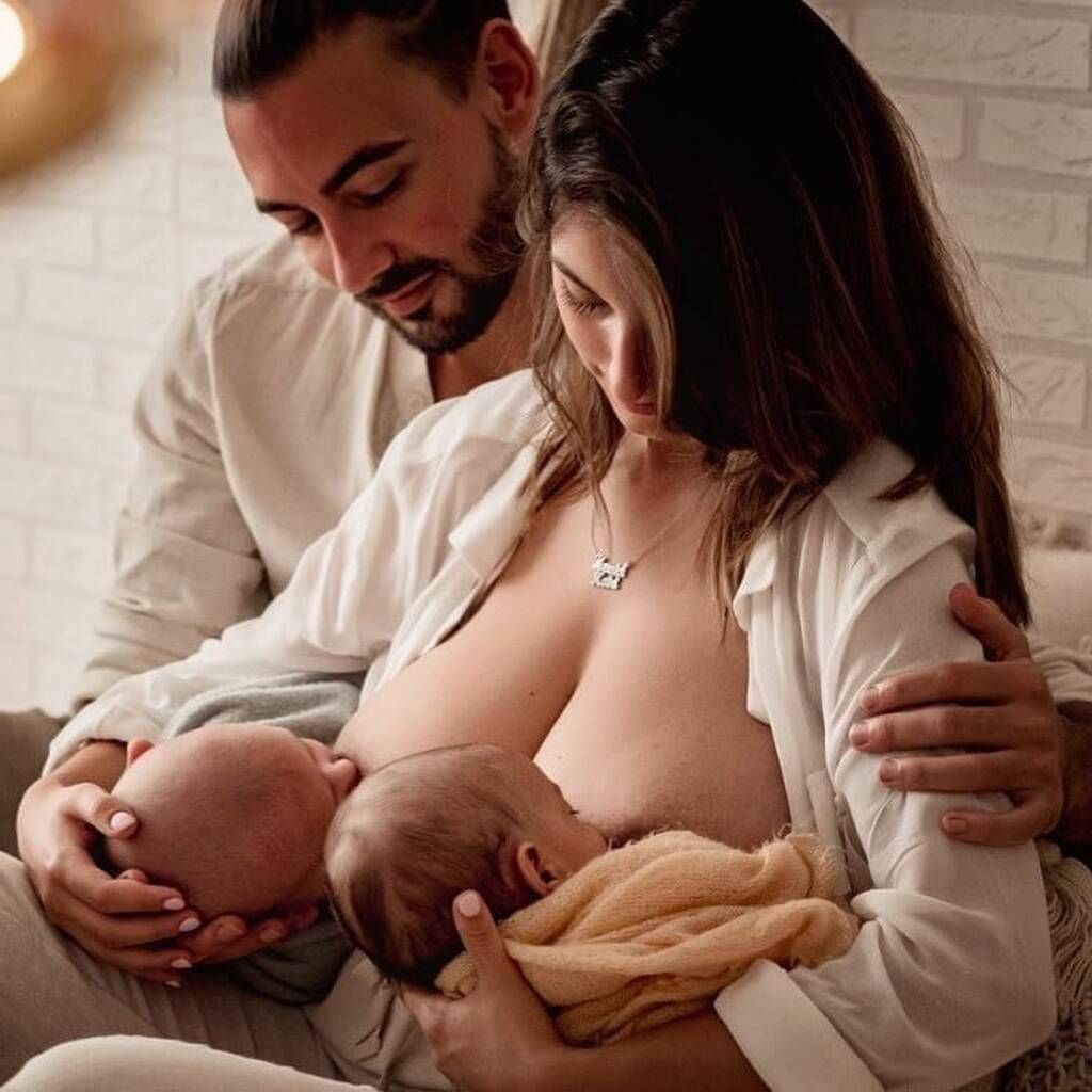 Instagram / breastfeedingnewborn