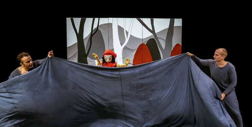 «Η Κοκκινοσκουφίτσα στο δάσος των Χριστουγέννων» στο Ιντεάλ από 28 Νοεμβρίου