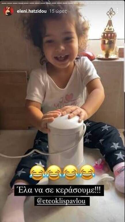 Ελένη Χατζίδου: Σε παιδότοπο με τη Μελίτα - Ξετρελάθηκε με την τσουλήθρα 