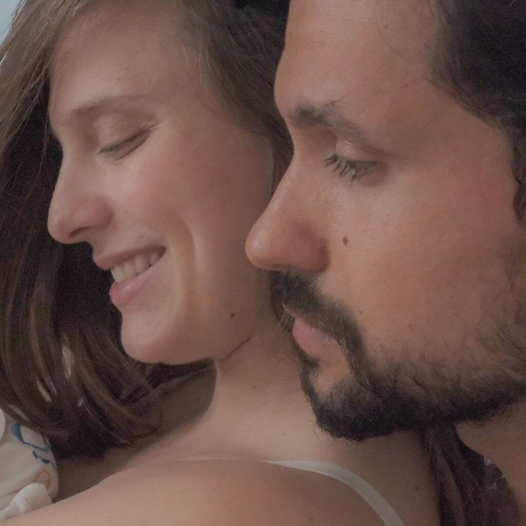 Ορφέας Αυγουστίδης: Ποζάρει στον φακό με τα παιχνίδια του γιου του